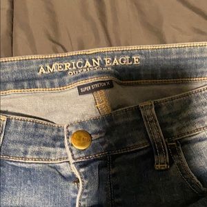 American eagle light wash distressed skinny jeans